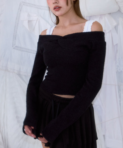 Twist Off Shoulder Long Sleeve [Black]