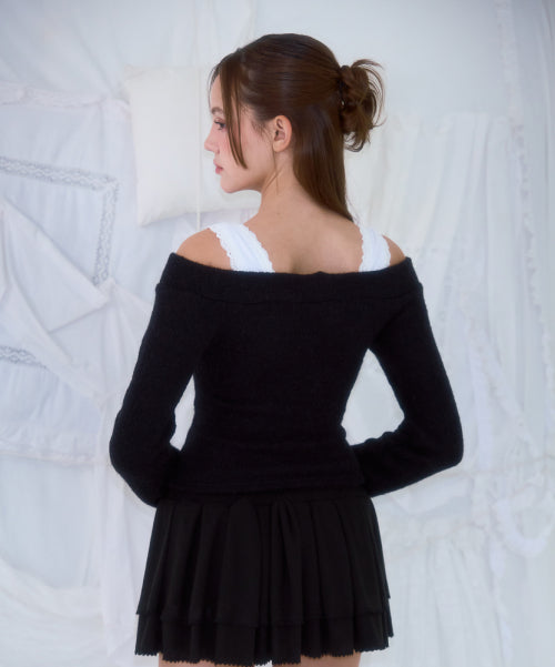 Twist Off Shoulder Long Sleeve [Black]