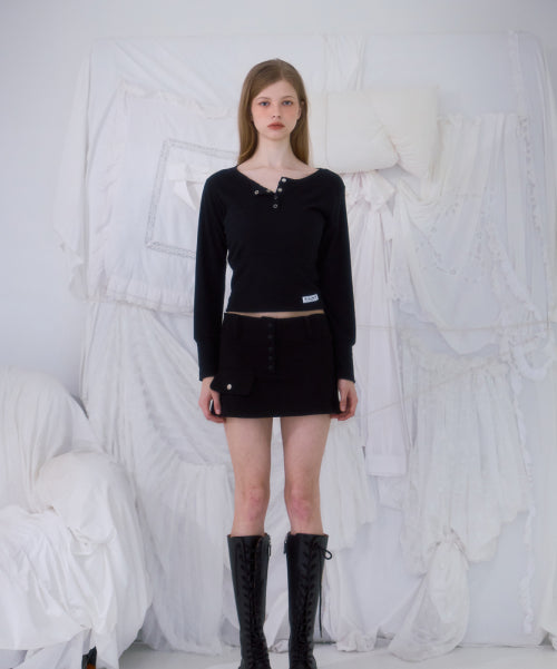 Eyelet Henley-neck Long Sleeve [Black]