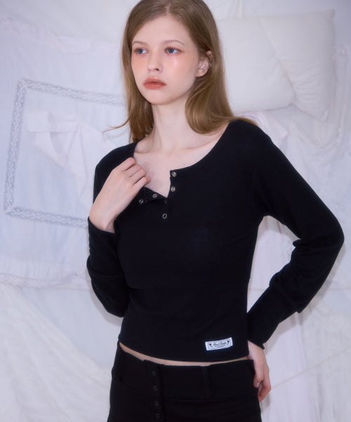 Eyelet Henley-neck Long Sleeve [Black]