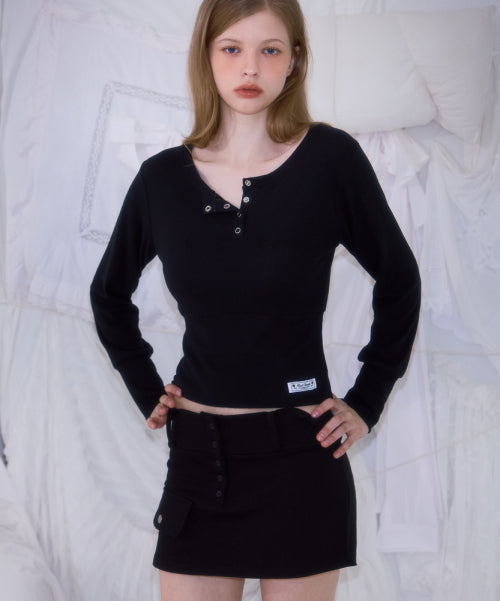Eyelet Henley-neck Long Sleeve [Black]