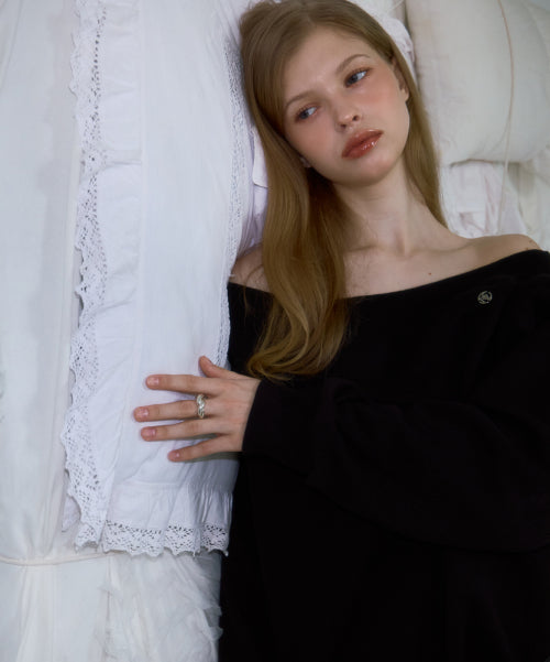 Off Shoulder Sweatshirt [Black]