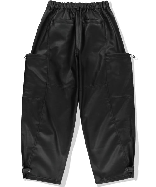 Big Pocket One Tuck Cargo Pants - Black