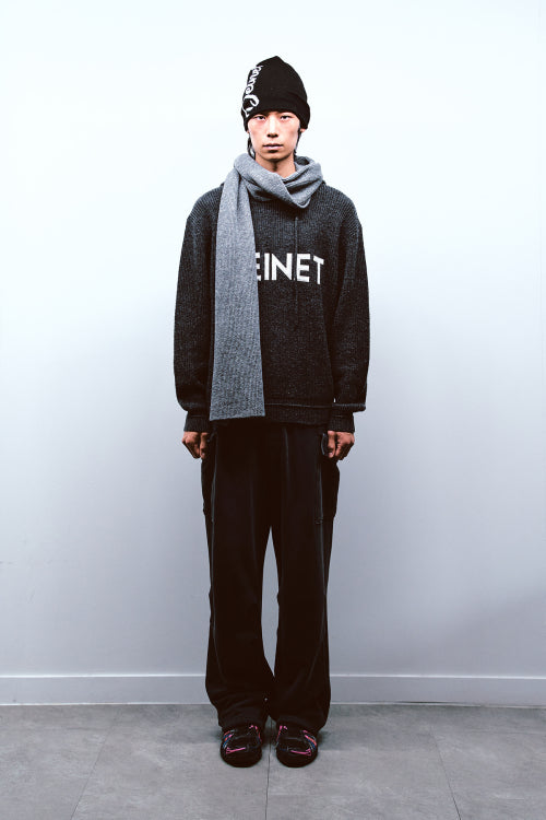 BASIC LOGO KNIT HOODIE IN CHARCOAL