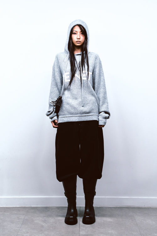 BASIC LOGO KNIT HOODIE IN MELANGE GREY