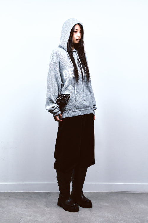 BASIC LOGO KNIT HOODIE IN MELANGE GREY