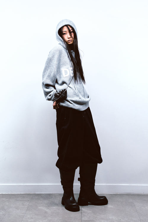 BASIC LOGO KNIT HOODIE IN MELANGE GREY