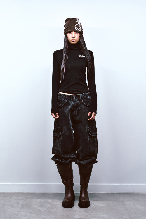 TURTLENECK SLIM KNIT TOP IN BLACK