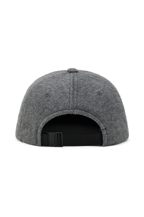 FLEECE ZIGZAG LOGO CAP IN CHARCOAL