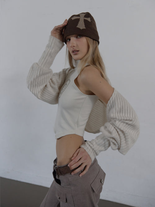 CROSS STUDDED BEANIE / BROWN