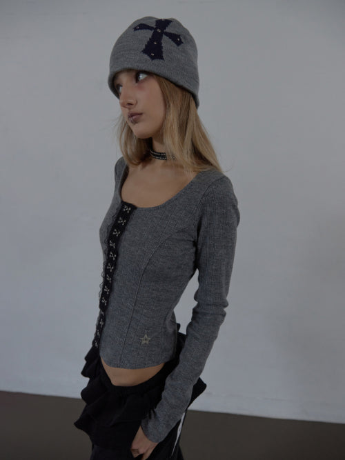 CROSS STUDDED BEANIE / MELANGE GRAY