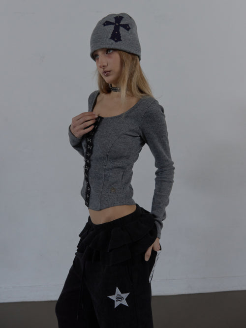 CROSS STUDDED BEANIE / MELANGE GRAY
