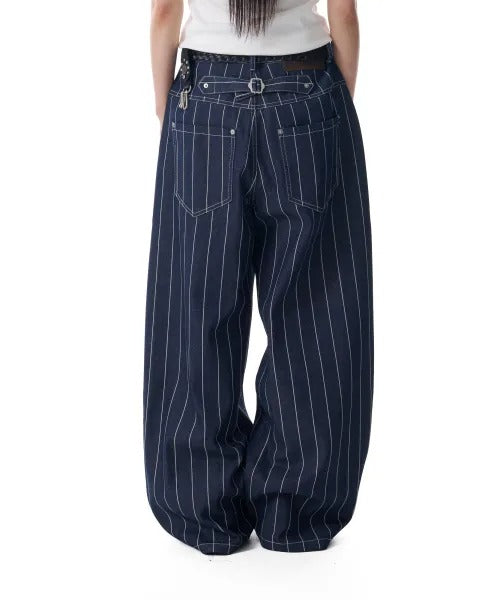 ★[aespa KARINA Worn] 【AAKAM】Striped Cinch Back Denim Pants (Blue)