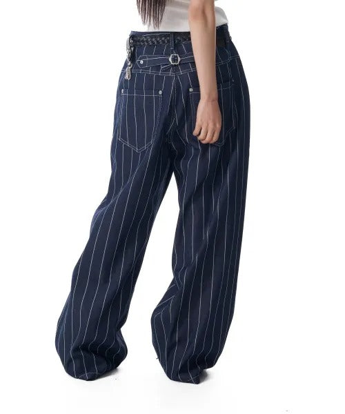 ★[aespa KARINA Worn] 【AAKAM】Striped Cinch Back Denim Pants (Blue)