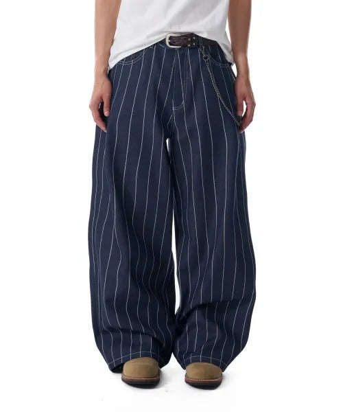 ★[aespa KARINA Worn] 【AAKAM】Striped Cinch Back Denim Pants (Blue)