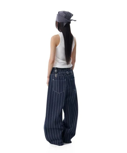 ★[aespa KARINA Worn] 【AAKAM】Striped Cinch Back Denim Pants (Blue)